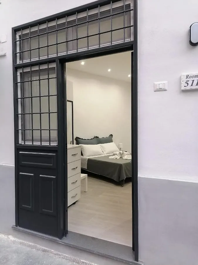 Room 511 Неаполь