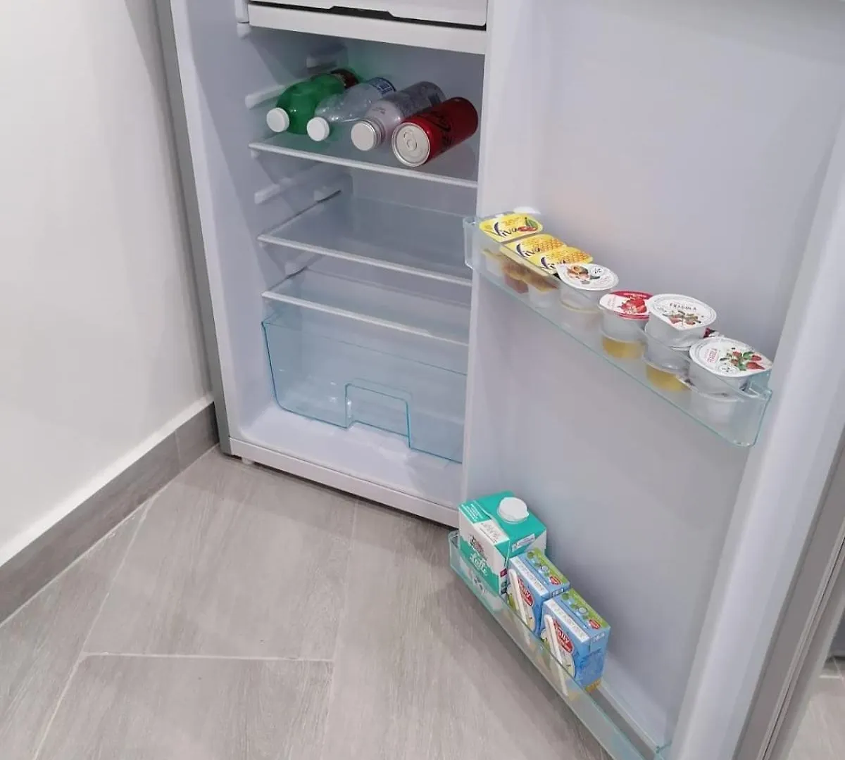 Room 511 Неаполь 0*,