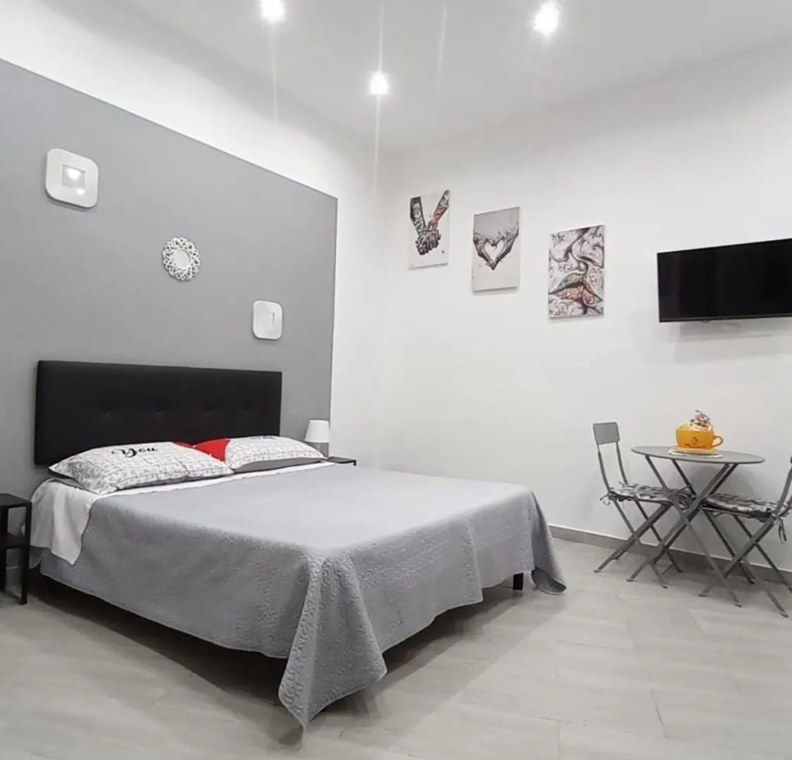 Room 511 Неаполь